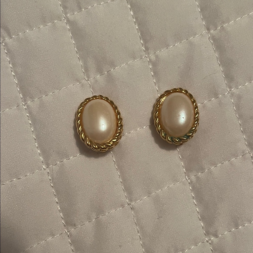 Vintage Clip on Elegant Gold and Cream Earrings